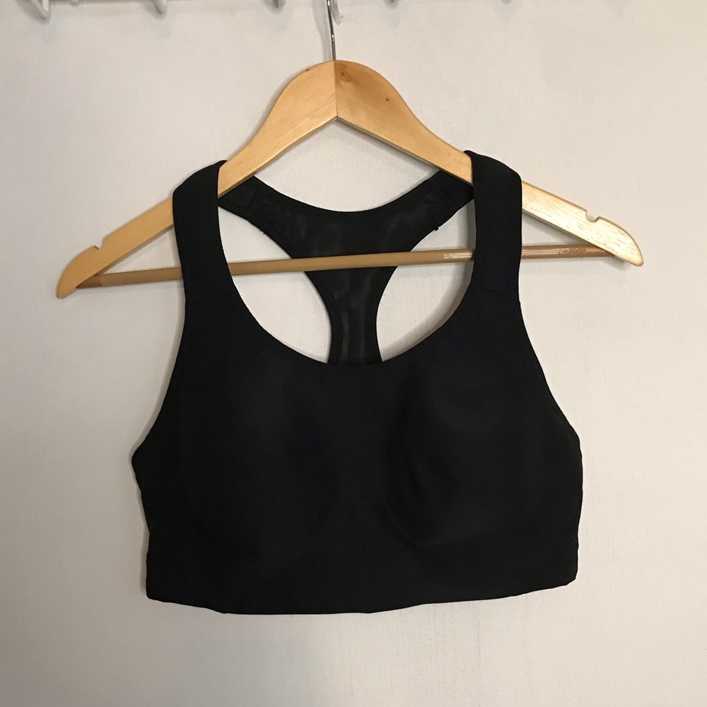 Black sports bra
